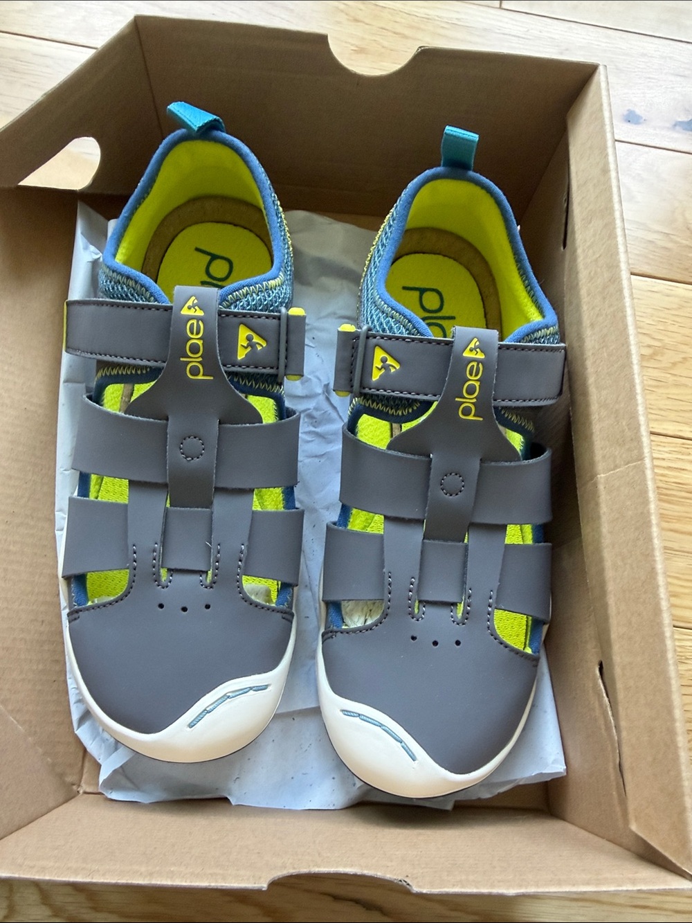 PLAE Kids Grey and Lime Closed-Toe Athletic Sandal